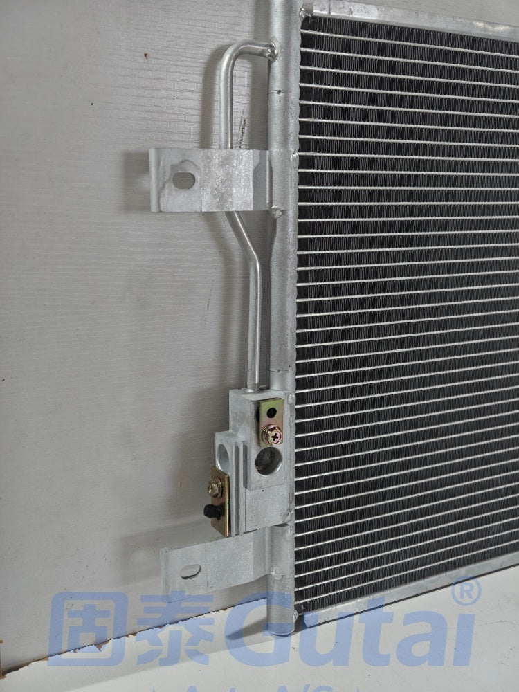 Brand-New Gutai A/C Condenser for FAW Jiefang J7 2000