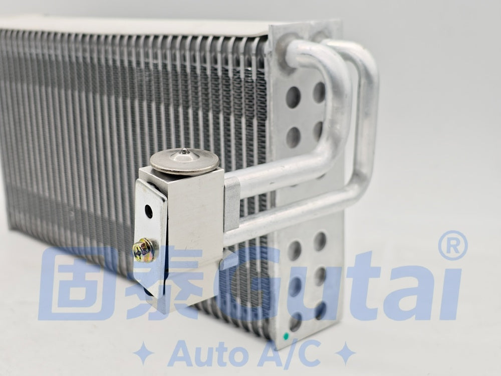 Brand-New Gutai A/C Evaporator with Valve for SINOTRUK HOWO 380
